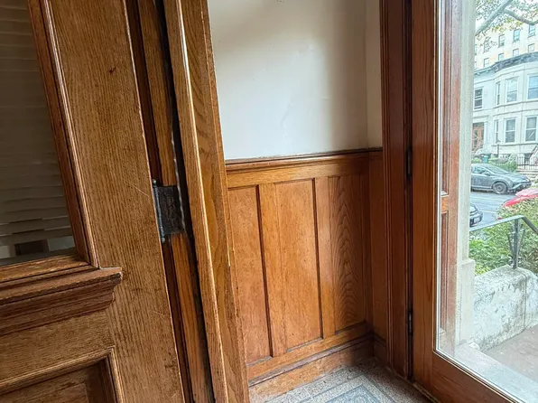 276 Sterling Street image 3 of 5