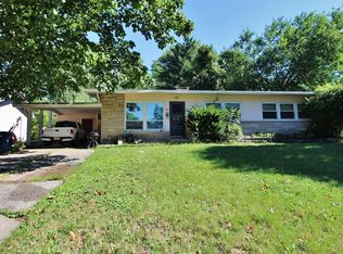 422 Maple Dr, Morris, IL 60450