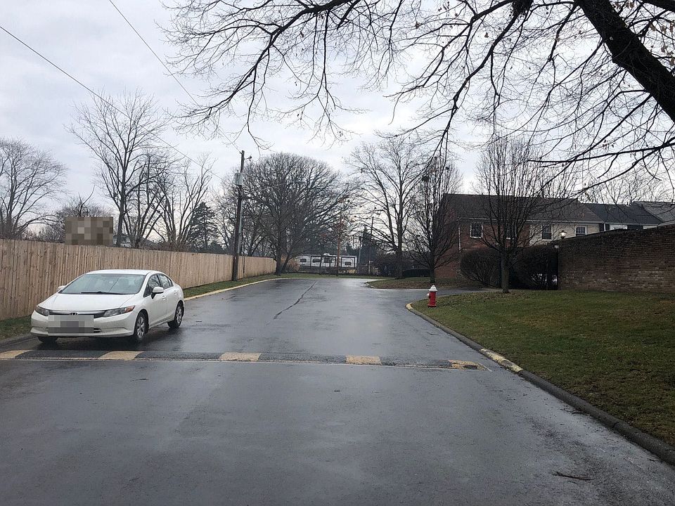 2nd image of 2458 Hardesty Dr S