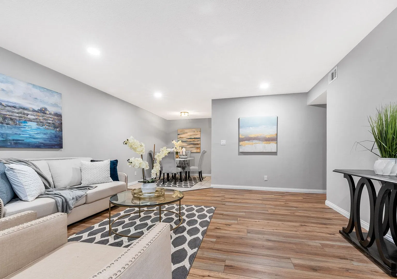 Quail Creek Apartments — Photo 4