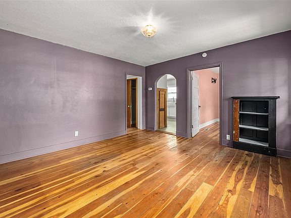 3rd image of 523 Toole Ave