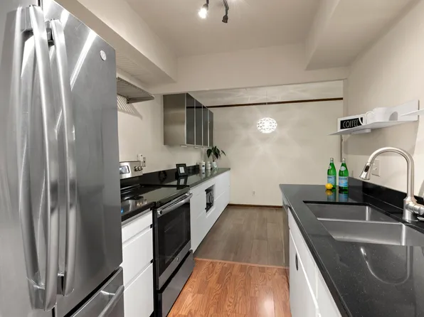 456 Summit Ave APT 201, Saint Paul, MN 55102