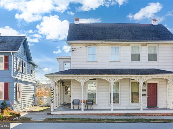 221 W Main St, Hummelstown, PA 17036