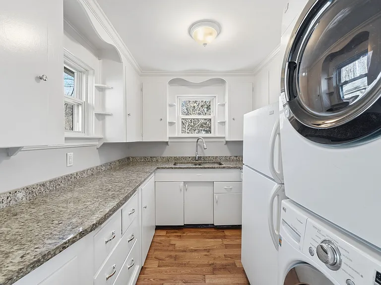 17 N Pleasant St #2 — Photo 7