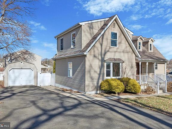 2nd image of 4358 Spruce Ave