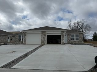 1098 Pebblecreek Dr, Warrensburg, MO 64093