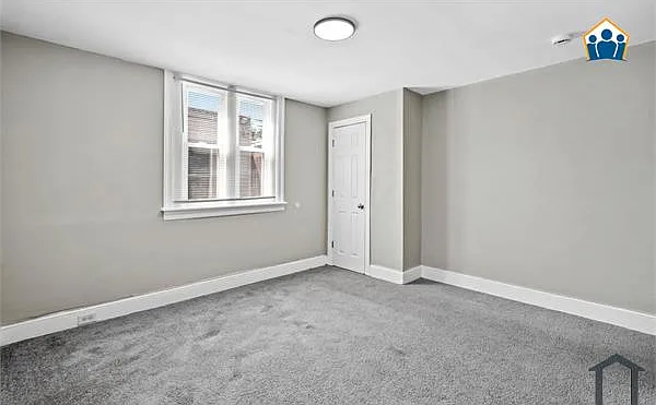 4038 N 8th St — Photo 16