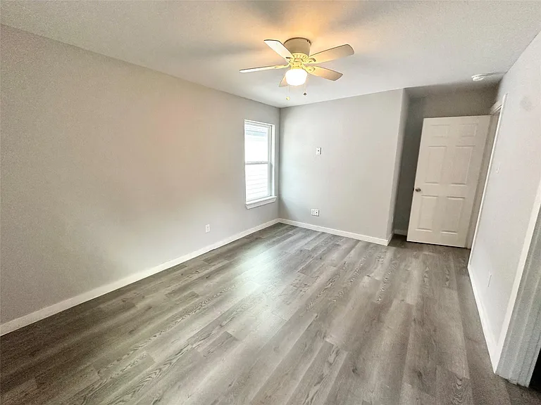 8215 Crestview Dr #B — Photo 18