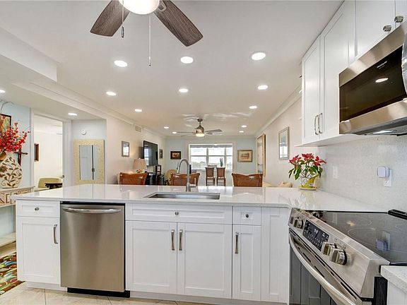 2nd image of 2620 NE 1st Court #405