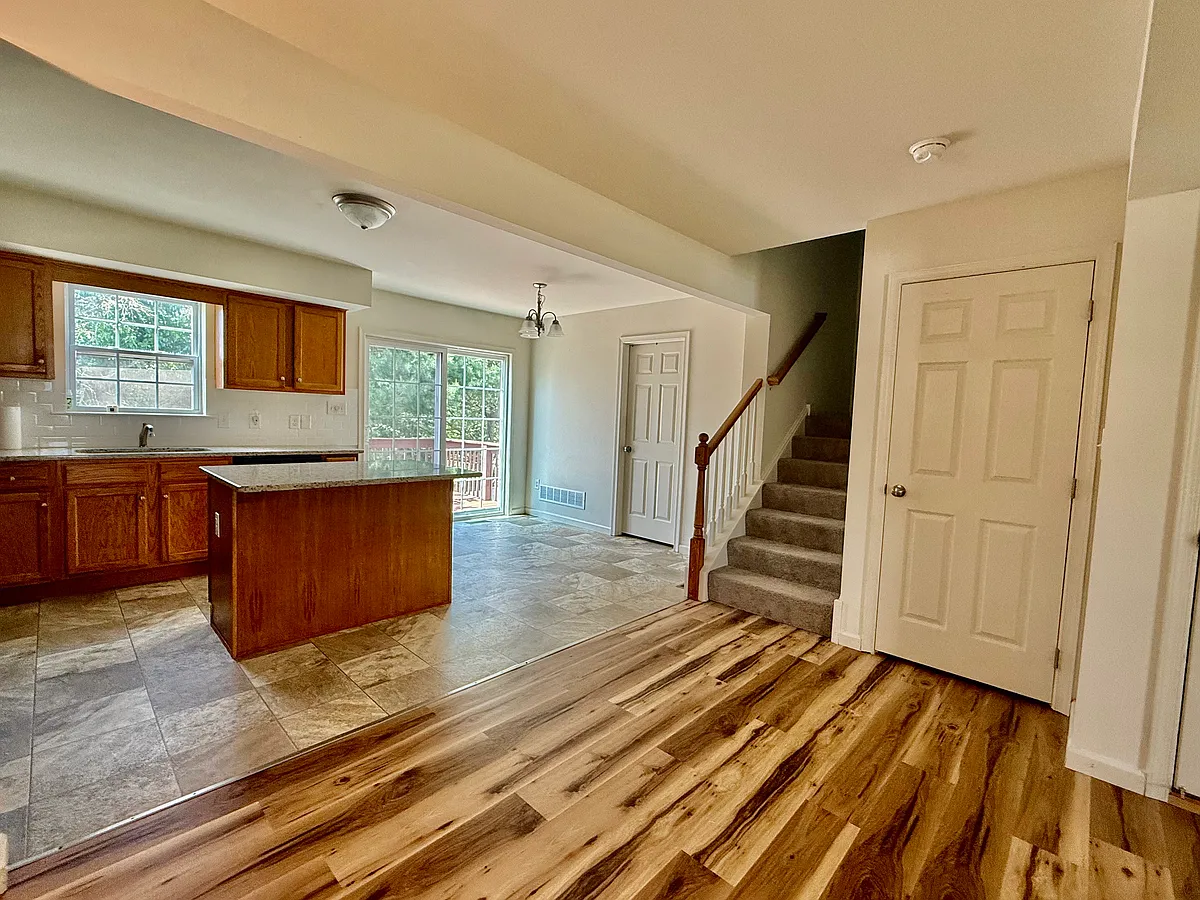 Building Photo - 1024 Alexander Dr