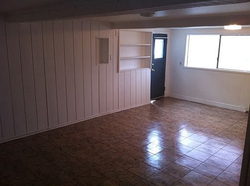 2nd image of 327 Perry Ave N