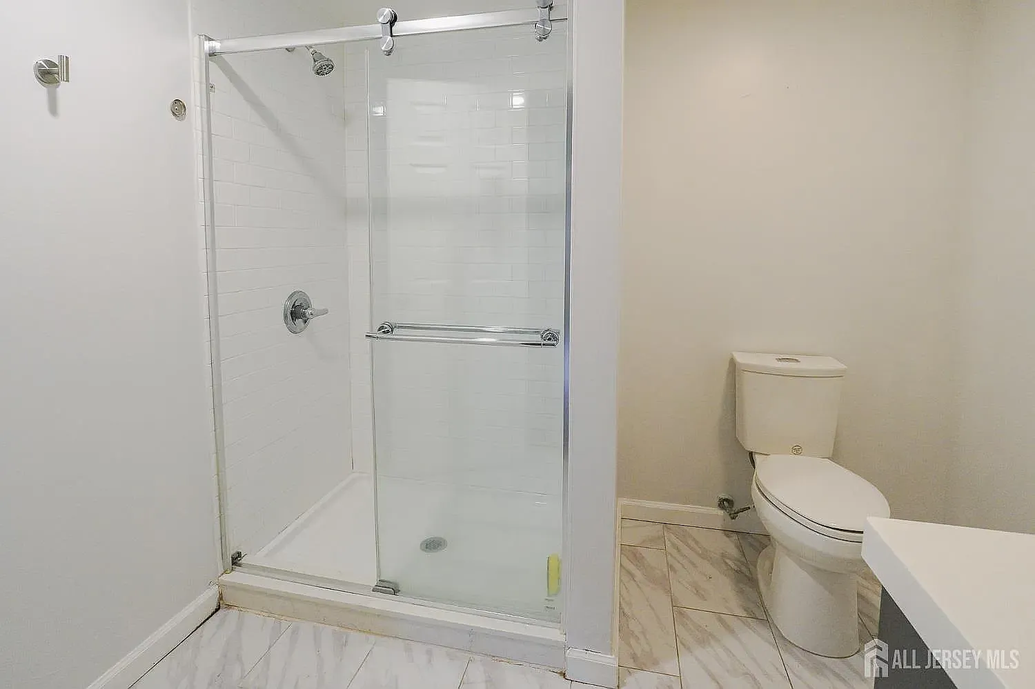 1 bed, 650 sqft, $1,900 — Photo 4