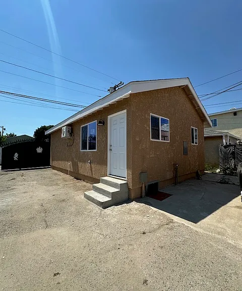 1649 N Avalon Blvd — Photo 10