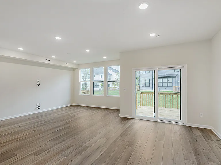 9701 Oleander Dr — Photo 6