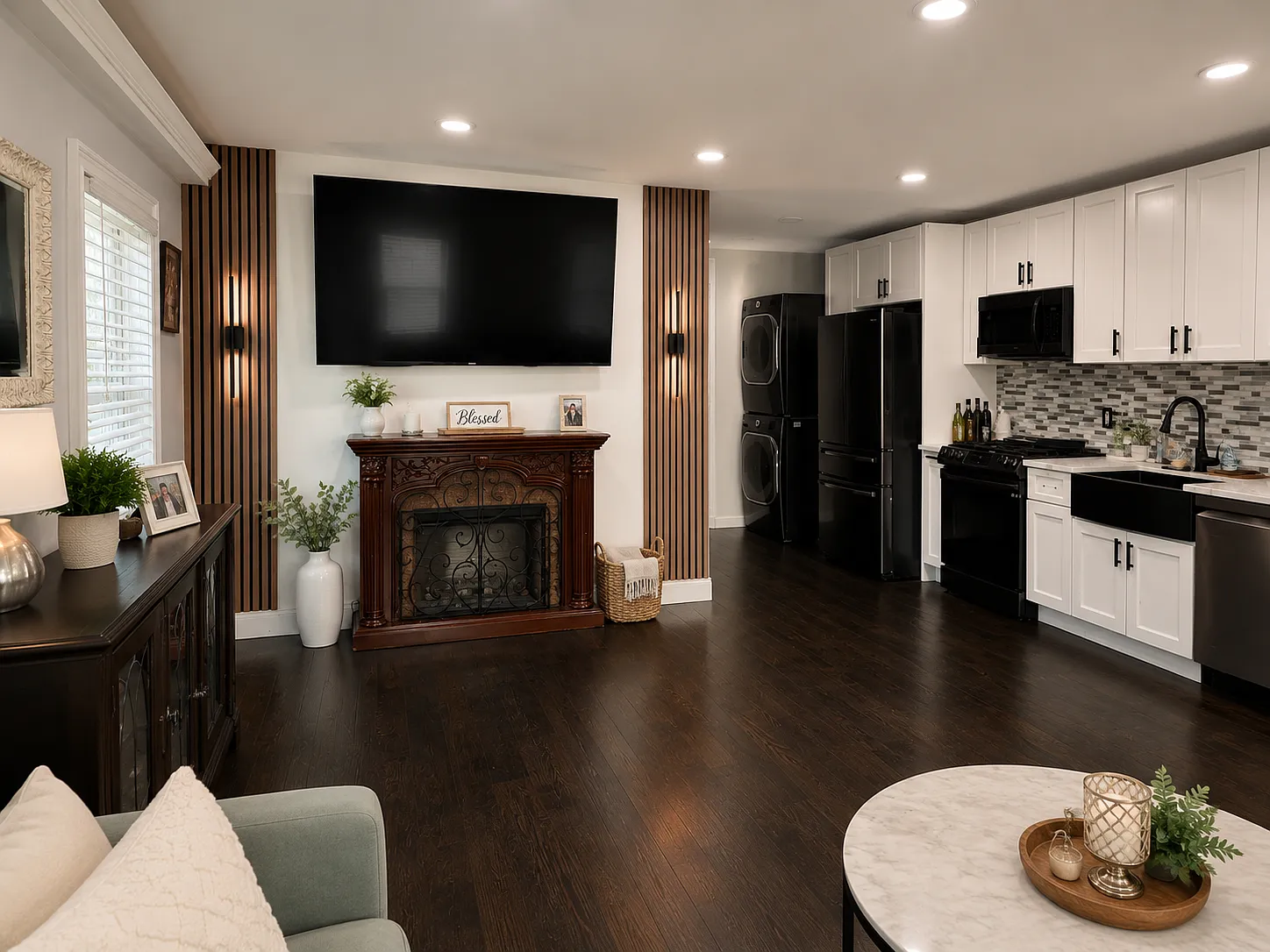 3 bed, 850 sqft, $3,650 — Photo 1