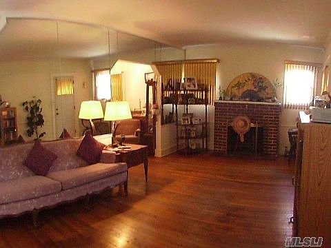 4th image of 66 Sunnyside Ave