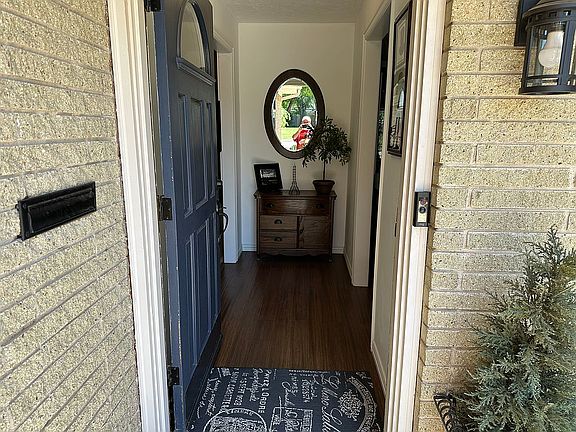 4th image of 3725 Langtry Dr
