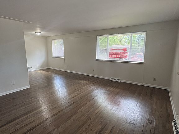 2nd image of 1905 Independence St