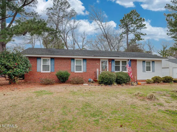 222 Currie Street, Wallace, NC 28466