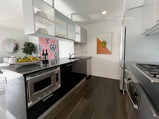 Rented by Engel & Völkers New York City | media 17