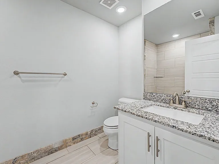 604 E Osage Trce — Photo 14