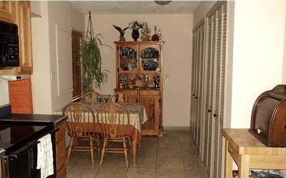 5th image of 2055 E Florida St