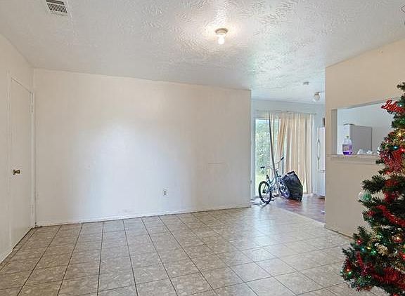 3rd image of 6724 Brunswick Ct