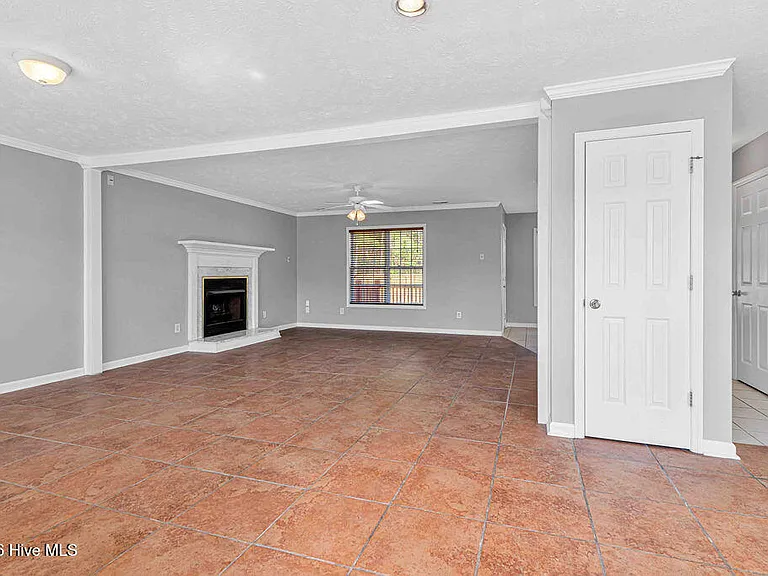 302 Altavista Loop — Photo 4