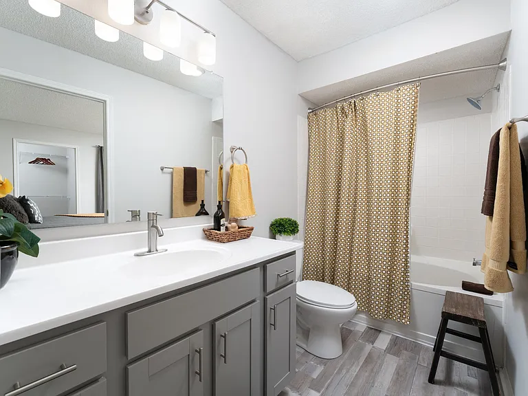 Britton Woods Apartments — Photo 21