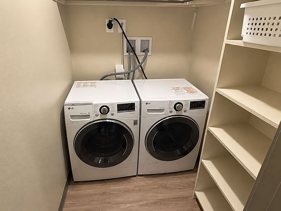 4th image of 302 Hunt Club Rd APT 4500A