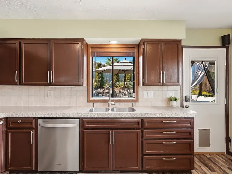 W Cora Ct — Photo 21