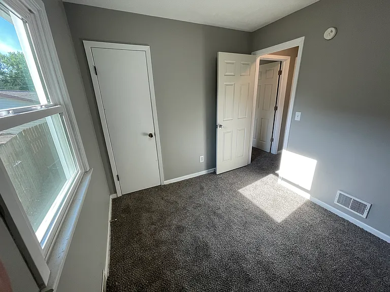 3725 Hartman Ave — Photo 4