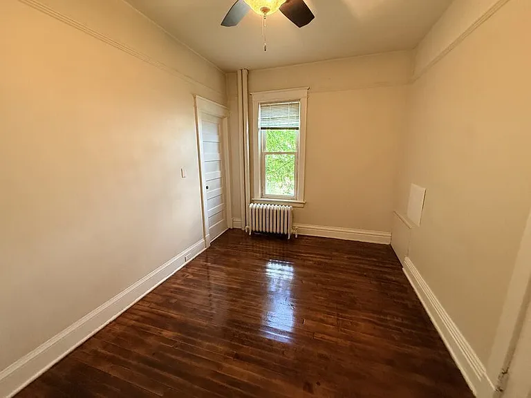 831 W 3rd St — Photo 11