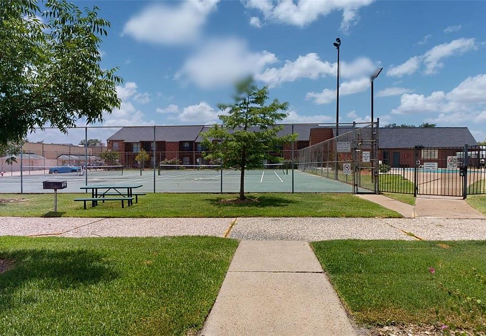 1st image of 904 University Oaks Blvd APT 1