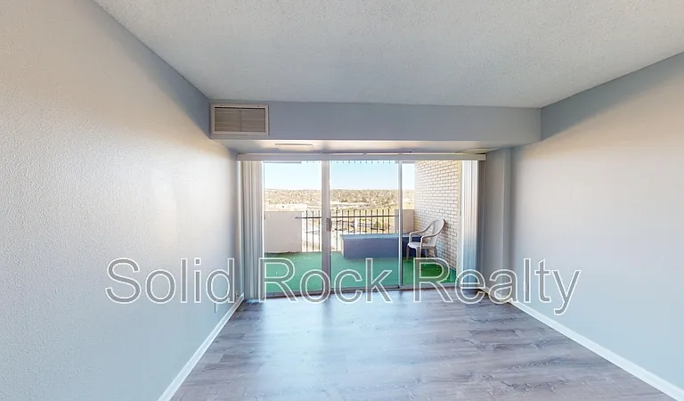 411 Lakewood Cir #B1110 — Photo 11
