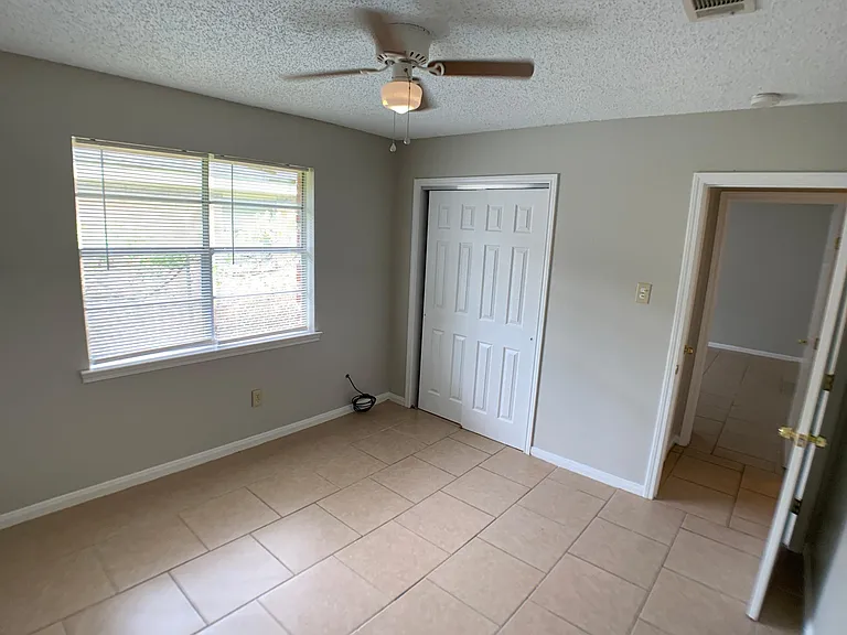 2658 Tifton Ave — Photo 7