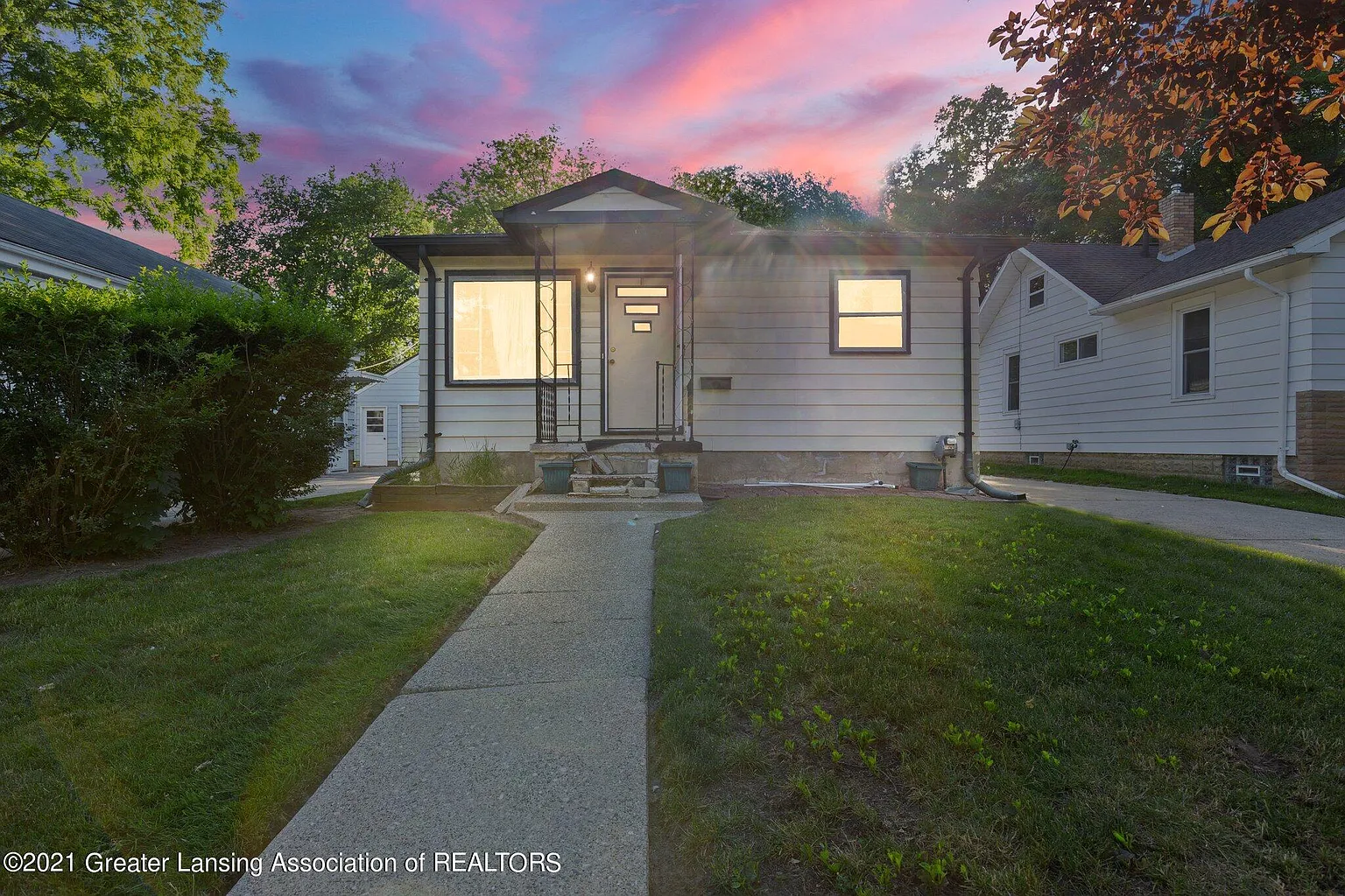 2330 Alpha St photo 1