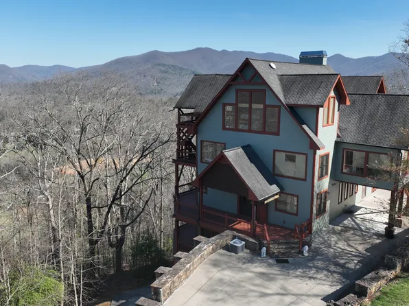 1613 Clark Dr, Hiawassee, GA 30546