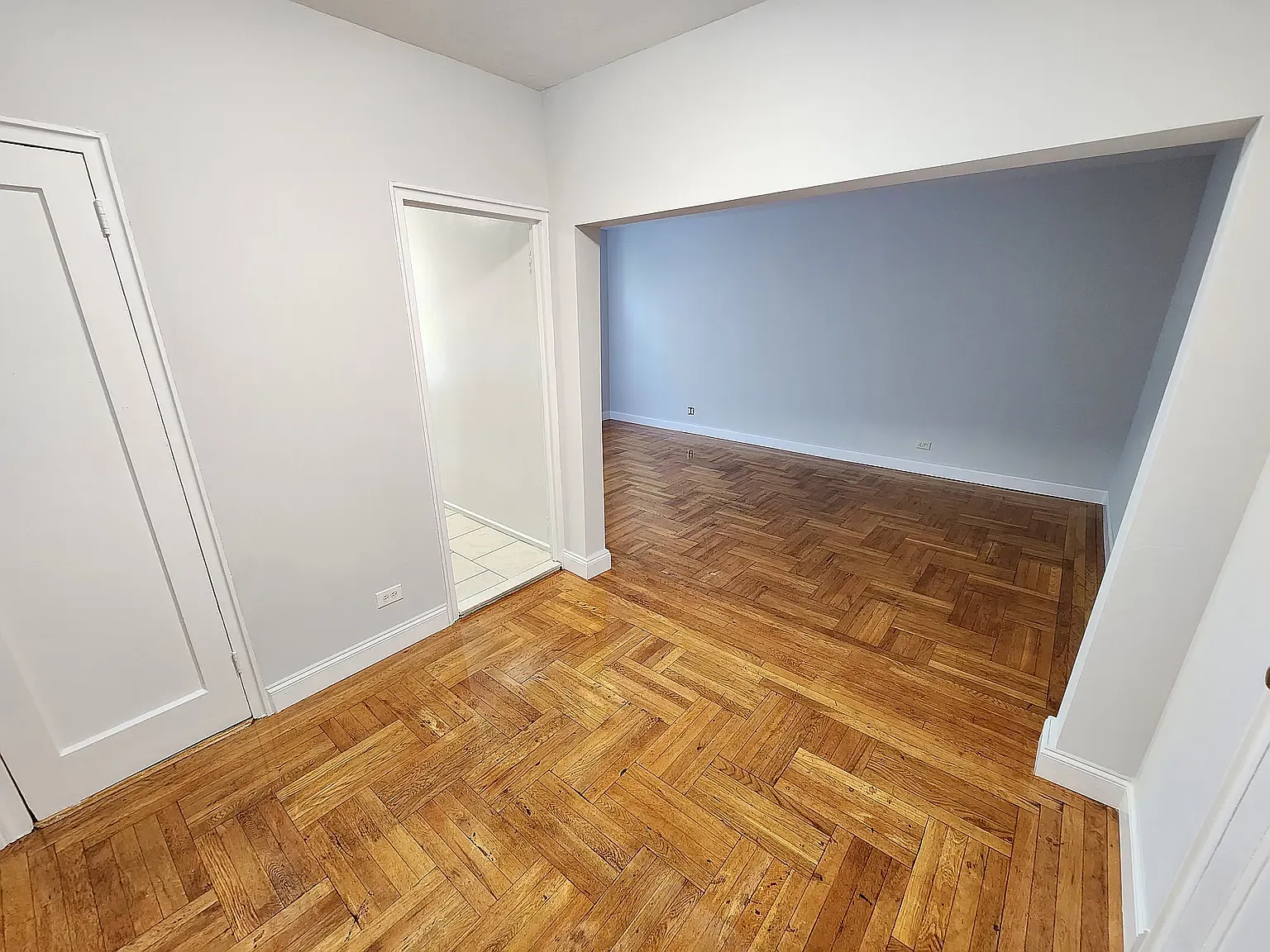 140 Vancortlandt Avenue West — Photo 3