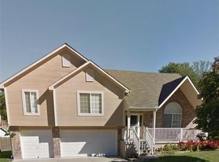 507 SW Foot Hill Dr, Grain Valley, MO 64029