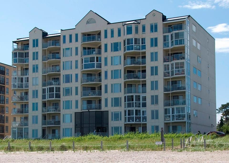 1st image of 207 East Grand #7E
