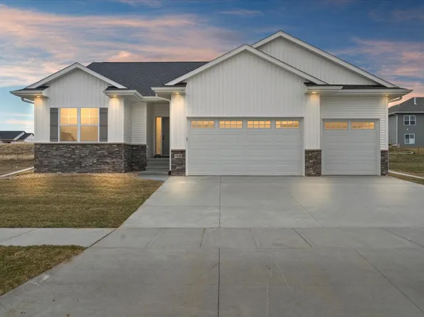 100 S Seven Oaks Rd, North Liberty, IA 52317
