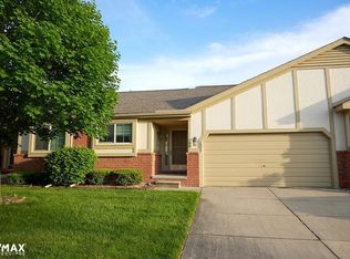 18550 Willowridge Ln, Clinton Township, MI 48038