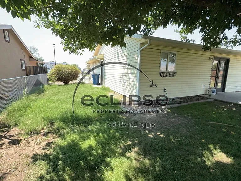 560 Huntington Point Ln — Photo 40