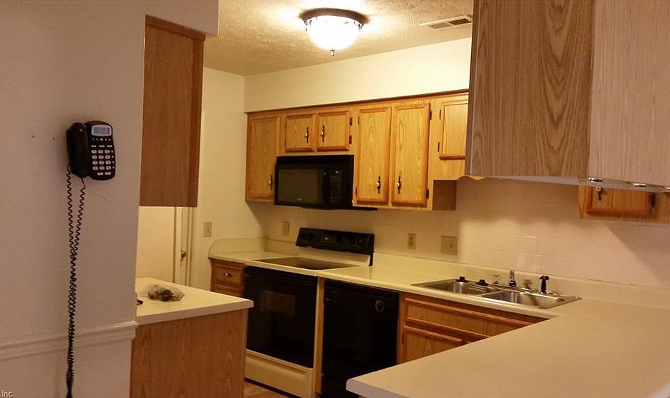 2nd image of 187 Loch Cir