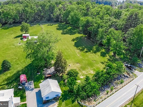 2nd image of 2025 Castleton Rd