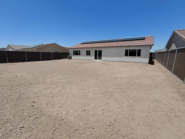 475 Palomino Ct — Photo 18
