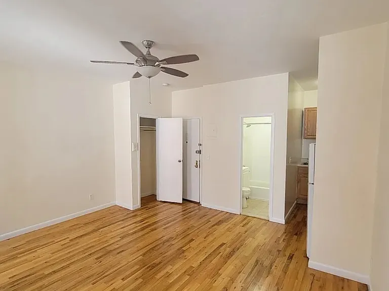 153 E 116th St #3R — Photo 2