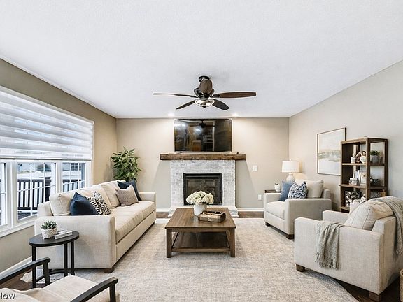 2nd image of 25 Willowbend Dr