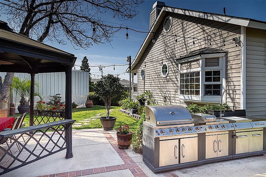 Back House yard